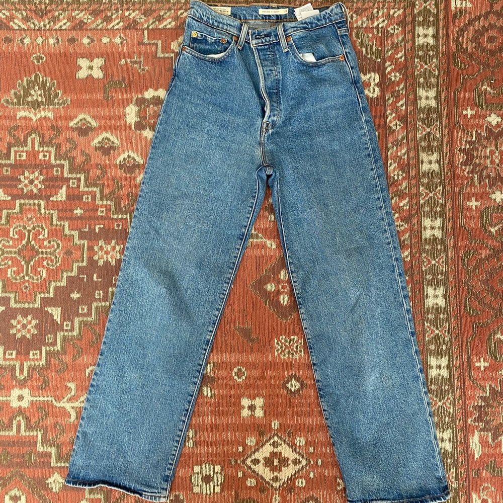 Levi’s ribcage ankle straight